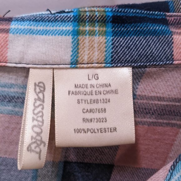 Women's Size L Passport Pink Blue Flannel Button Down Plaid Shirt - Picture 6 of 6